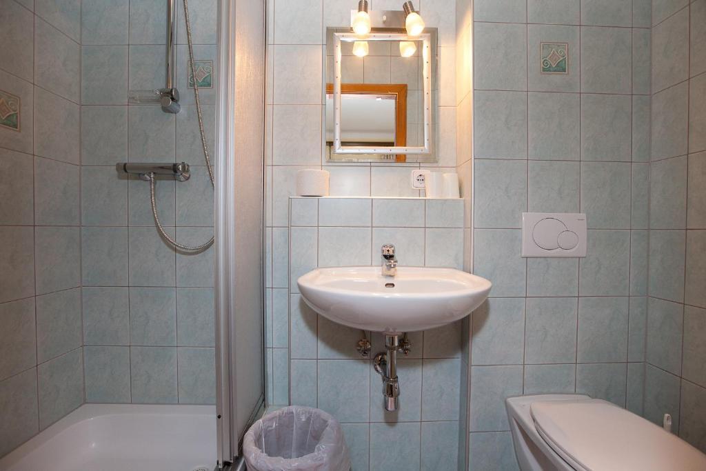 Gasthof - Pension Oedsteinblick Johnsbach Room photo